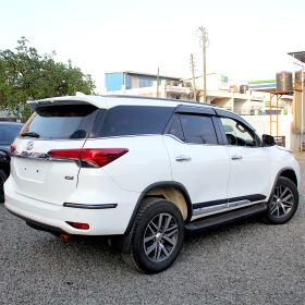 TOYOTA FORTUNER
