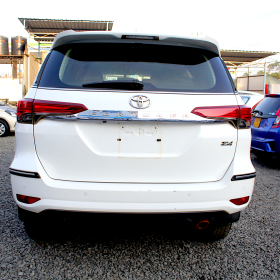 TOYOTA FORTUNER