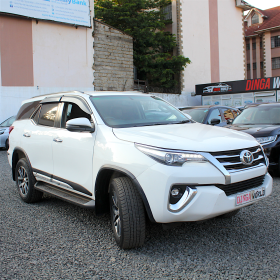 TOYOTA FORTUNER