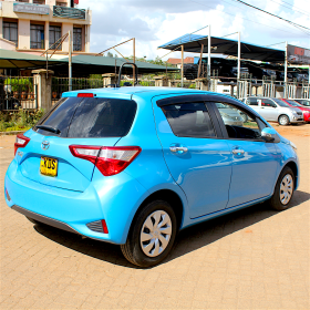 TOYOTA VITZ