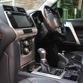 TOYOTA LAND CRUISER PRADO VXL