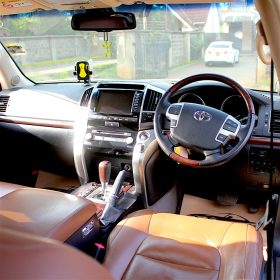 TOYOTA LAND CRUISER PRADO V8