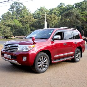 TOYOTA LAND CRUISER PRADO V8