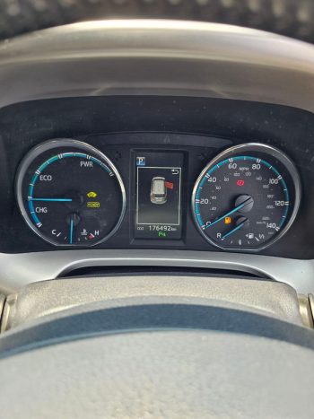 TOYOTA RAV4 (HYBRID)