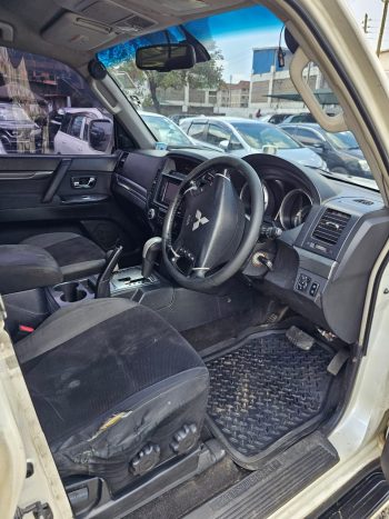 MITSUBISHI PAJERO EXCEED